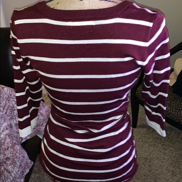 Juniors Ruched Ribbed Collar Pullover - Picture 5 of 7